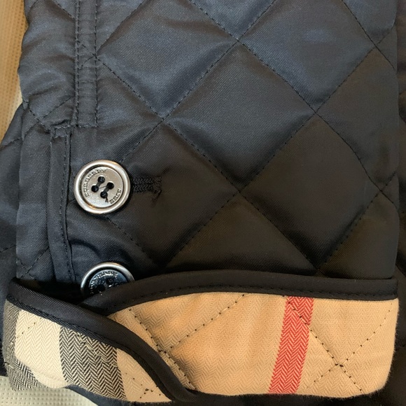 Authentic Burberry Quilted Jacket - Picture 2 of 11